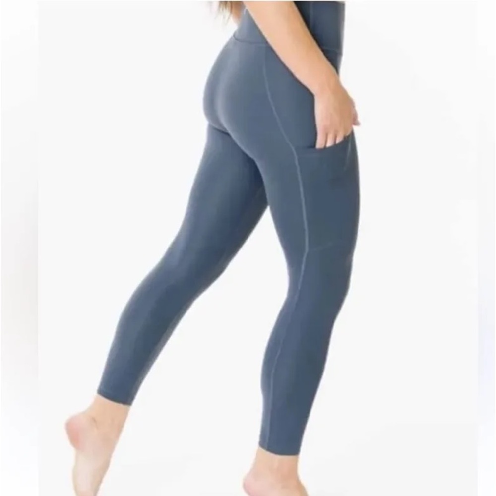 Zyia active LNT leggings size 8-10 or large! Like New condition